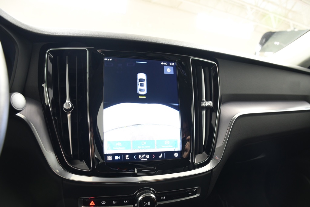 2024 Volvo S60 B5 Core photo 31