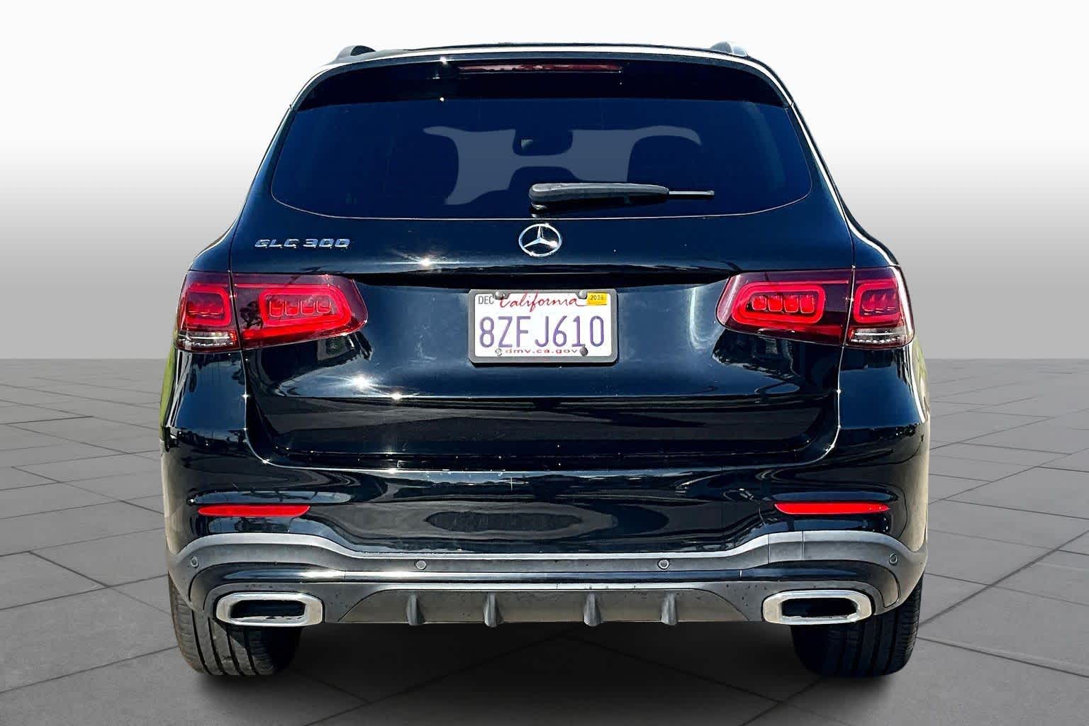 2022 Mercedes Benz GLC 300 photo 3