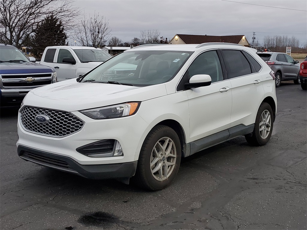 2024 Ford Edge SEL photo 2