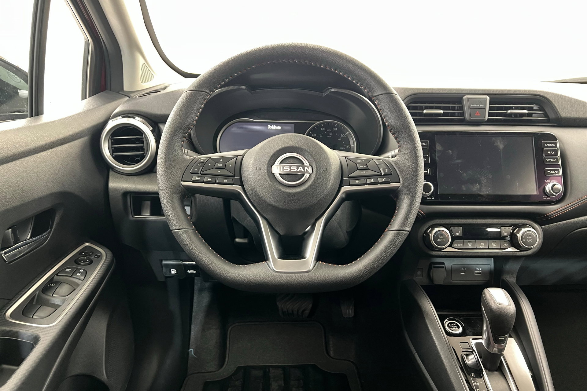 2025 Nissan Versa SR photo 12