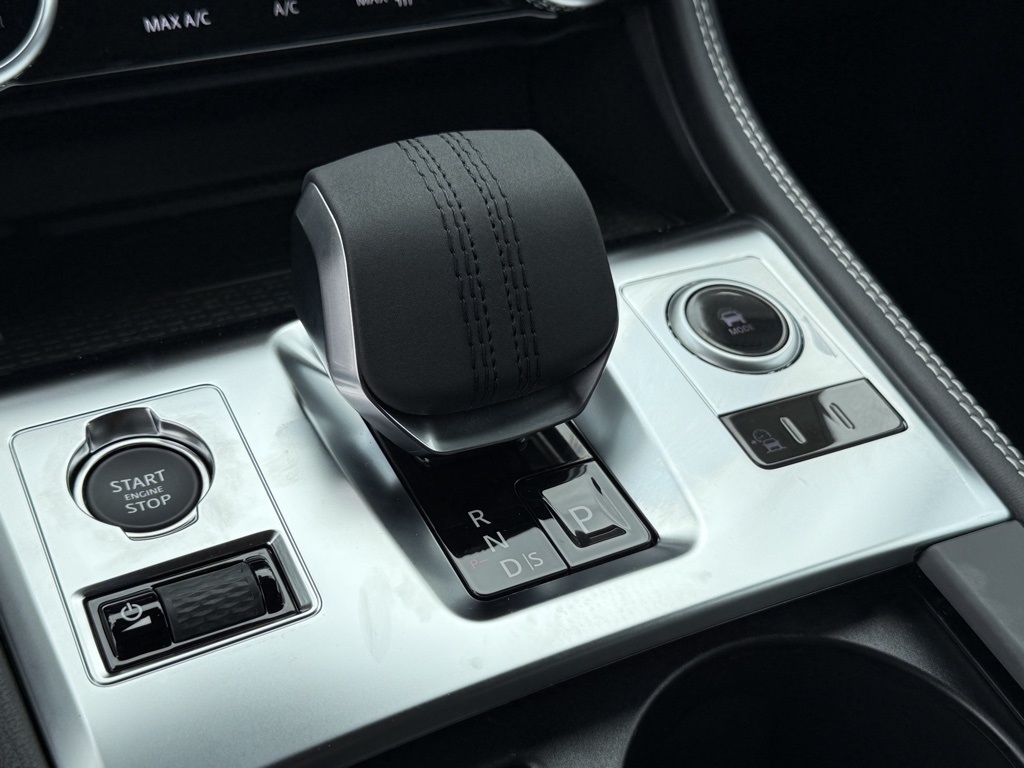 2026 Jaguar F-PACE P250 R-Dynamic S photo 14