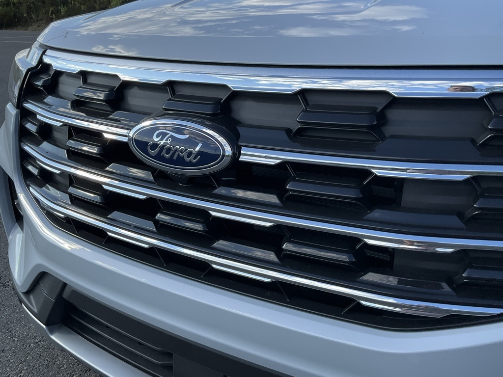 2025 Ford Explorer photo 21