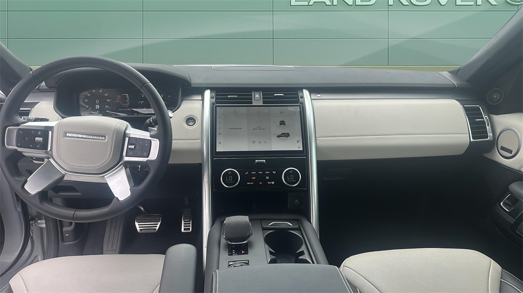 2024 Land Rover Discovery SE photo 12