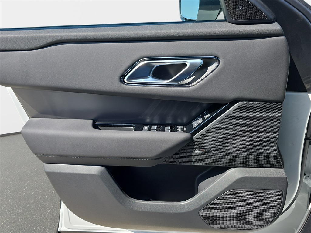 2026 Land Rover Range Rover Velar P250 S photo 22