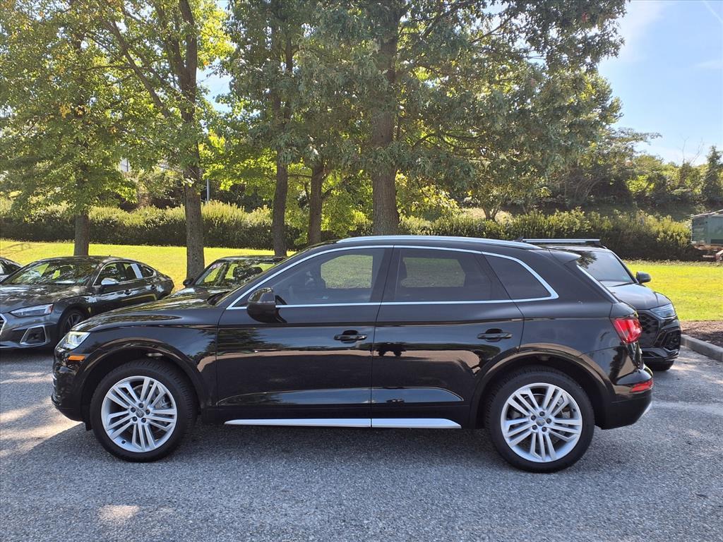 2020 Audi Q5 45 Premium Plus photo 2