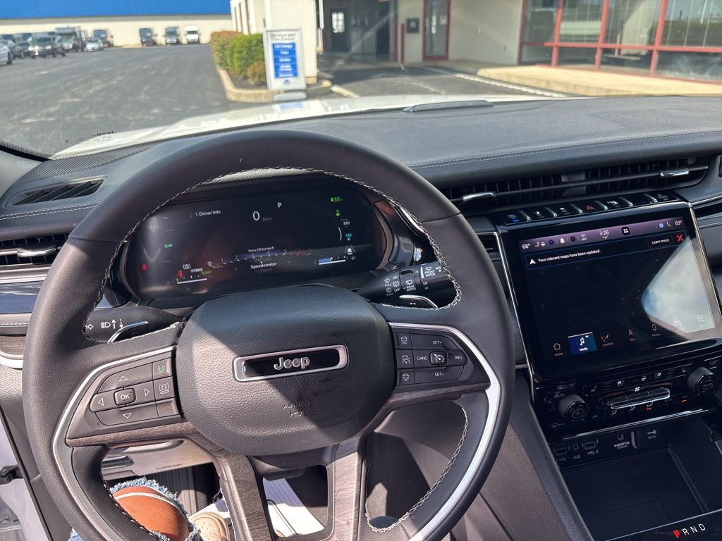 2023 Jeep Cherokee 4xe photo 27