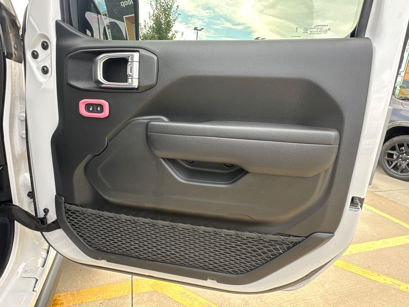 2024 Jeep Wrangler 4xe Rubicon photo 27