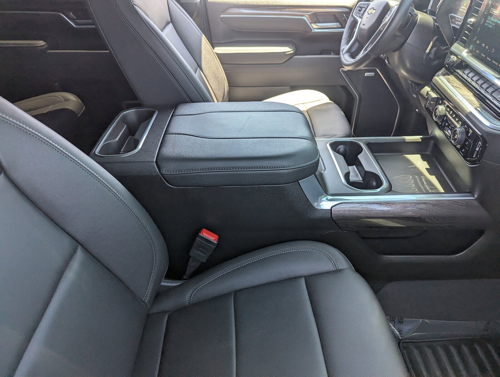 2025 Chevrolet Silverado 2500HD LTZ photo 10