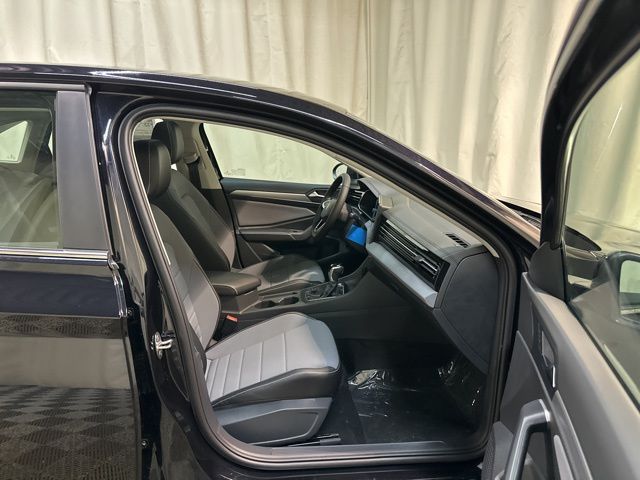 2025 Volkswagen Jetta 1.5T SE photo 29