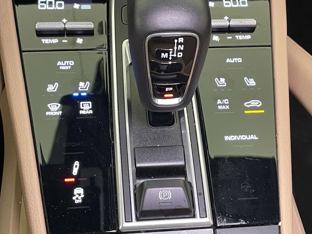 2022 Porsche Cayenne E-Hybrid Base photo 30