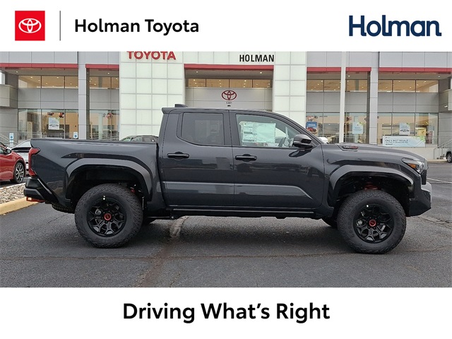 2025 New Toyota Tacoma i-FORCE MAX TRD Pro 4D Crew Cab in