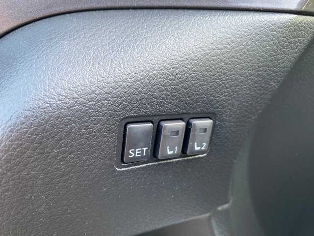 2018 Nissan Rogue SV photo 17