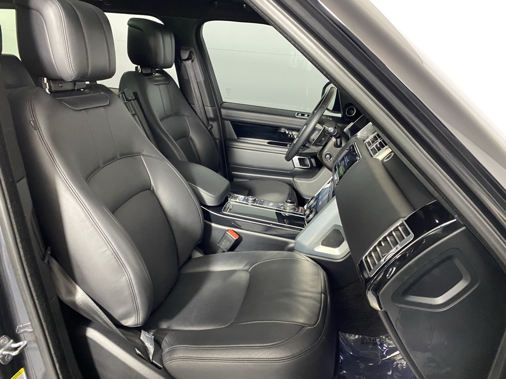 2020 Land Rover Range Rover HSE photo 30