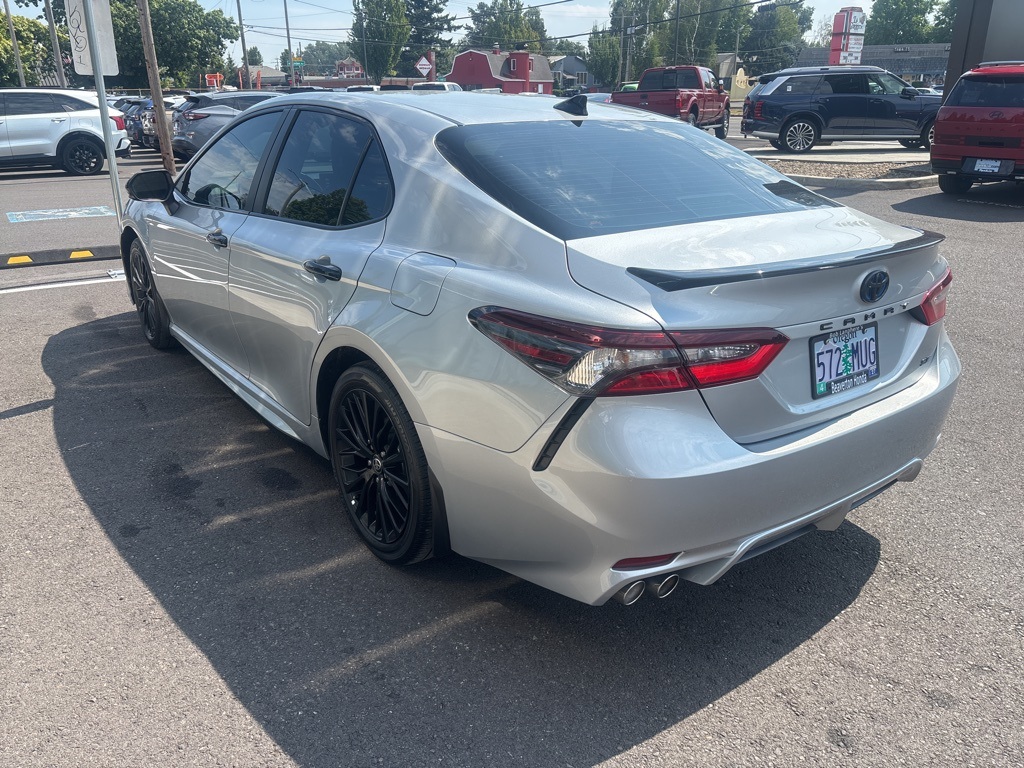 2022 Toyota Camry Hybrid SE photo 8