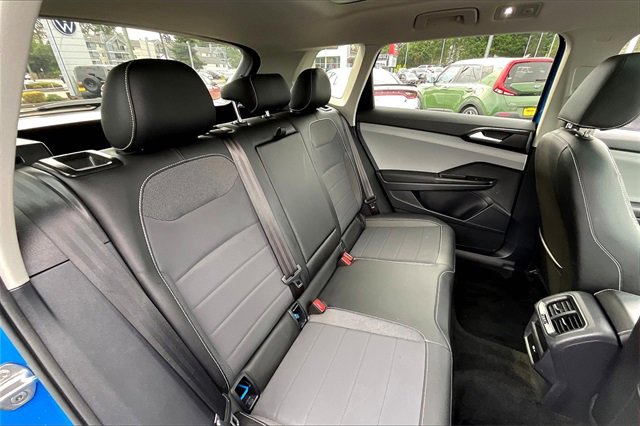 2023 Volkswagen Taos SE photo 23