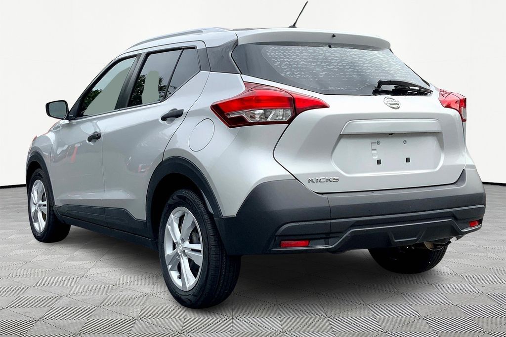 2019 Nissan Kicks S photo 4