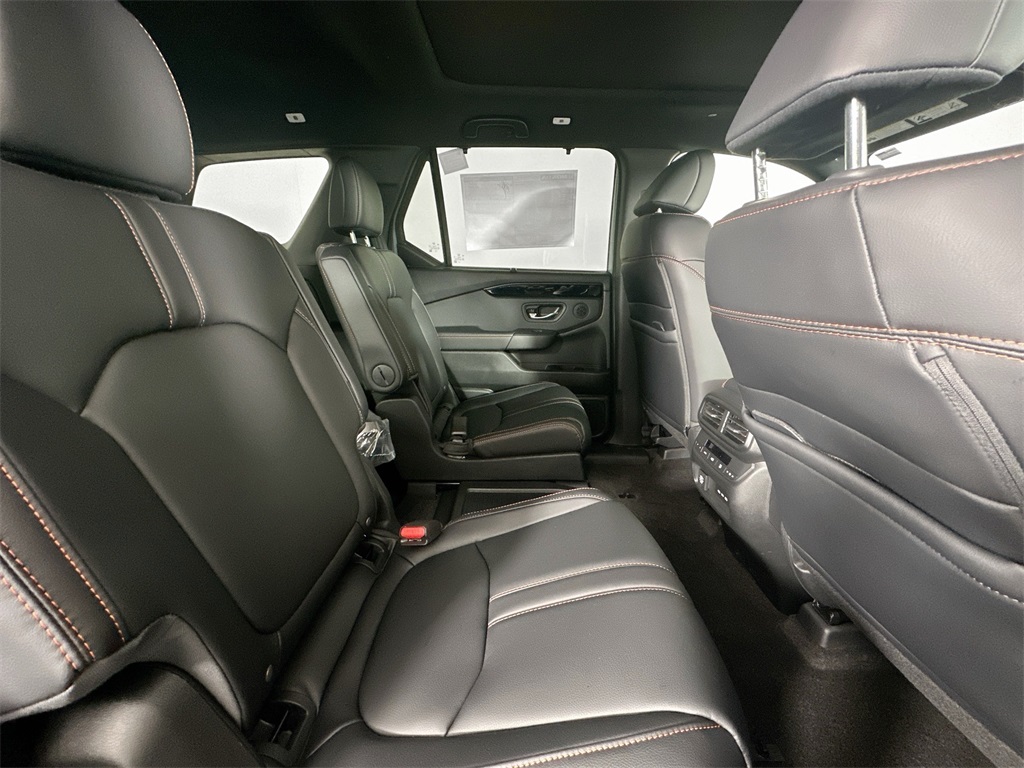 2025 Honda Pilot TrailSport photo 28