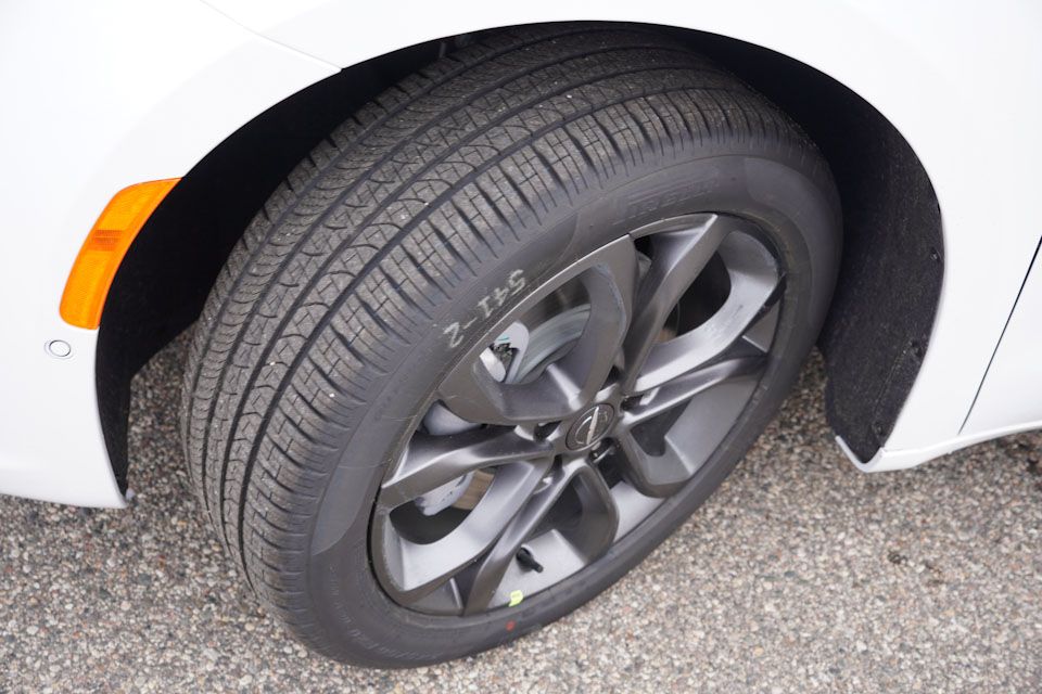 2026 Chrysler Pacifica photo 2