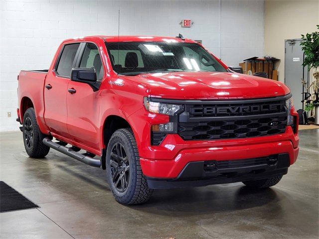 2025 Chevrolet Silverado 1500 Custom photo 3