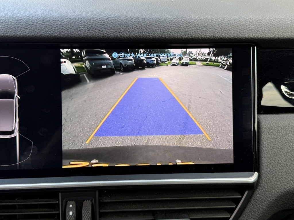 2019 Porsche Cayenne Base photo 24