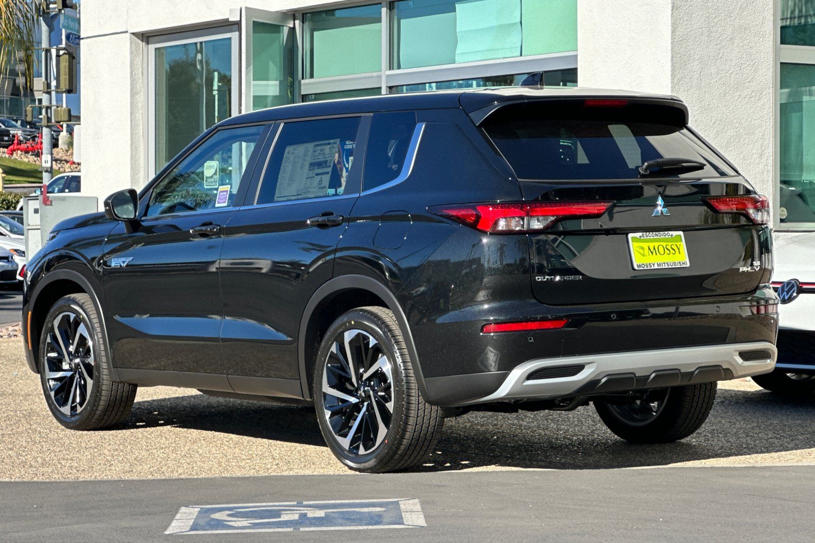 2025 Mitsubishi Outlander PHEV SE photo 6