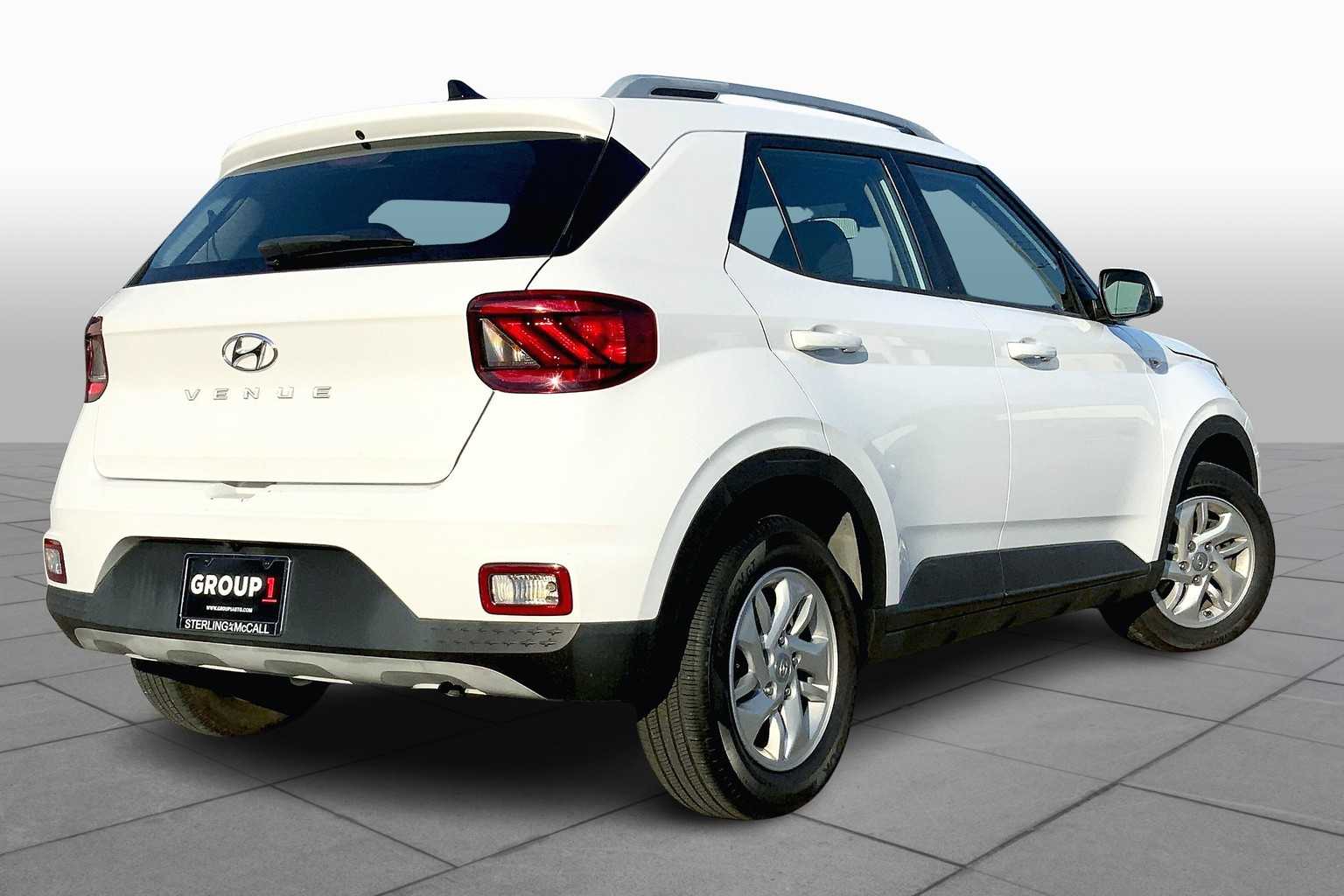 2020 Hyundai Venue SEL photo 11