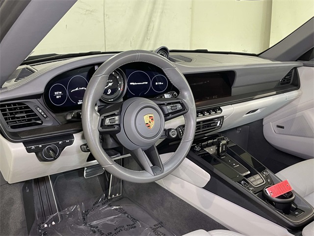 2023 Porsche 911 GTS photo 4