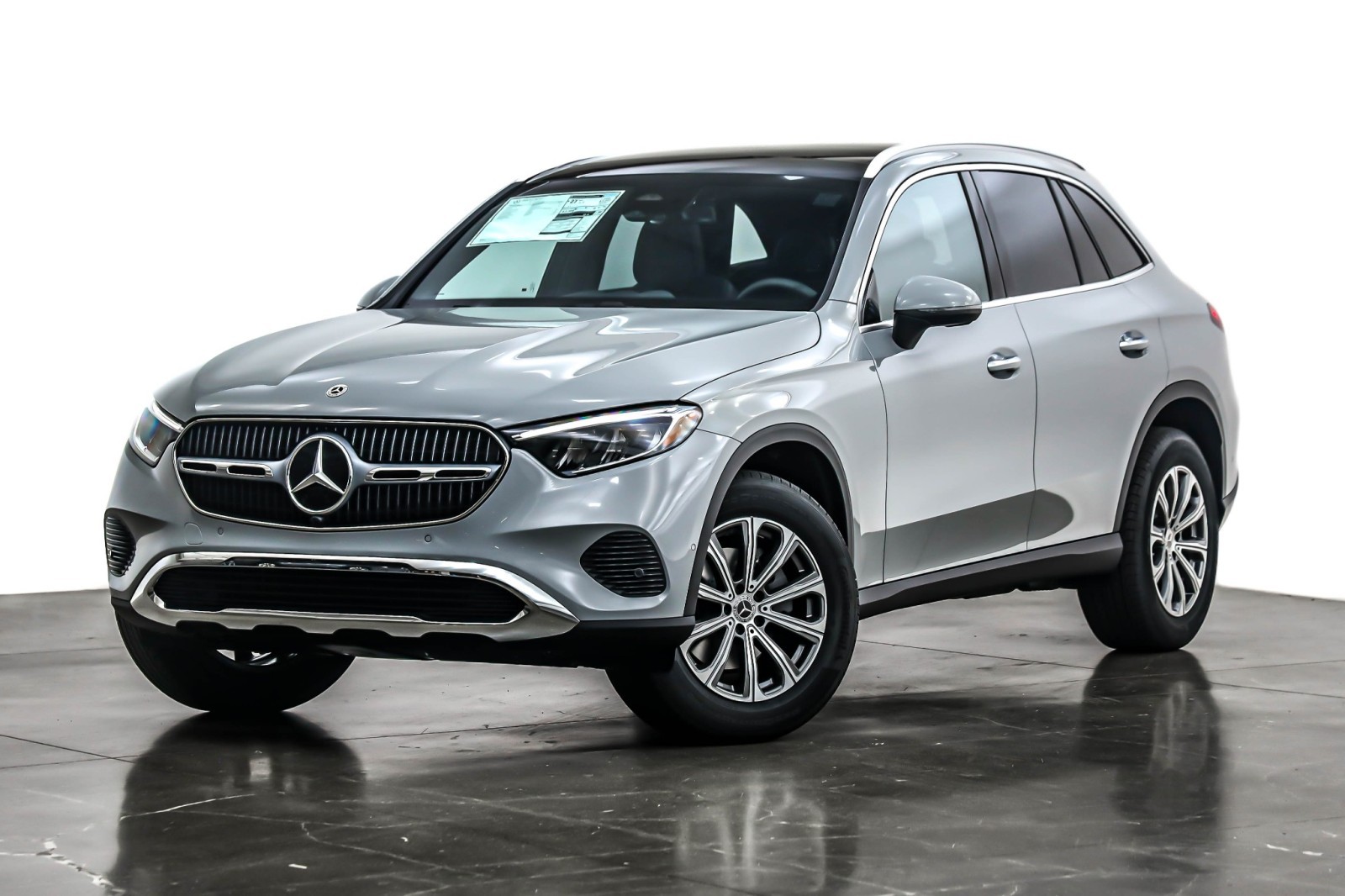 2026 Mercedes-Benz GLC Base's photo