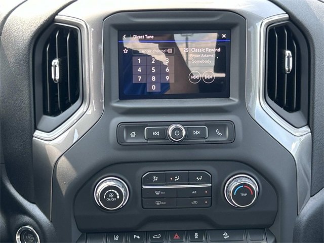 2025 Chevrolet Silverado 2500HD Custom photo 15