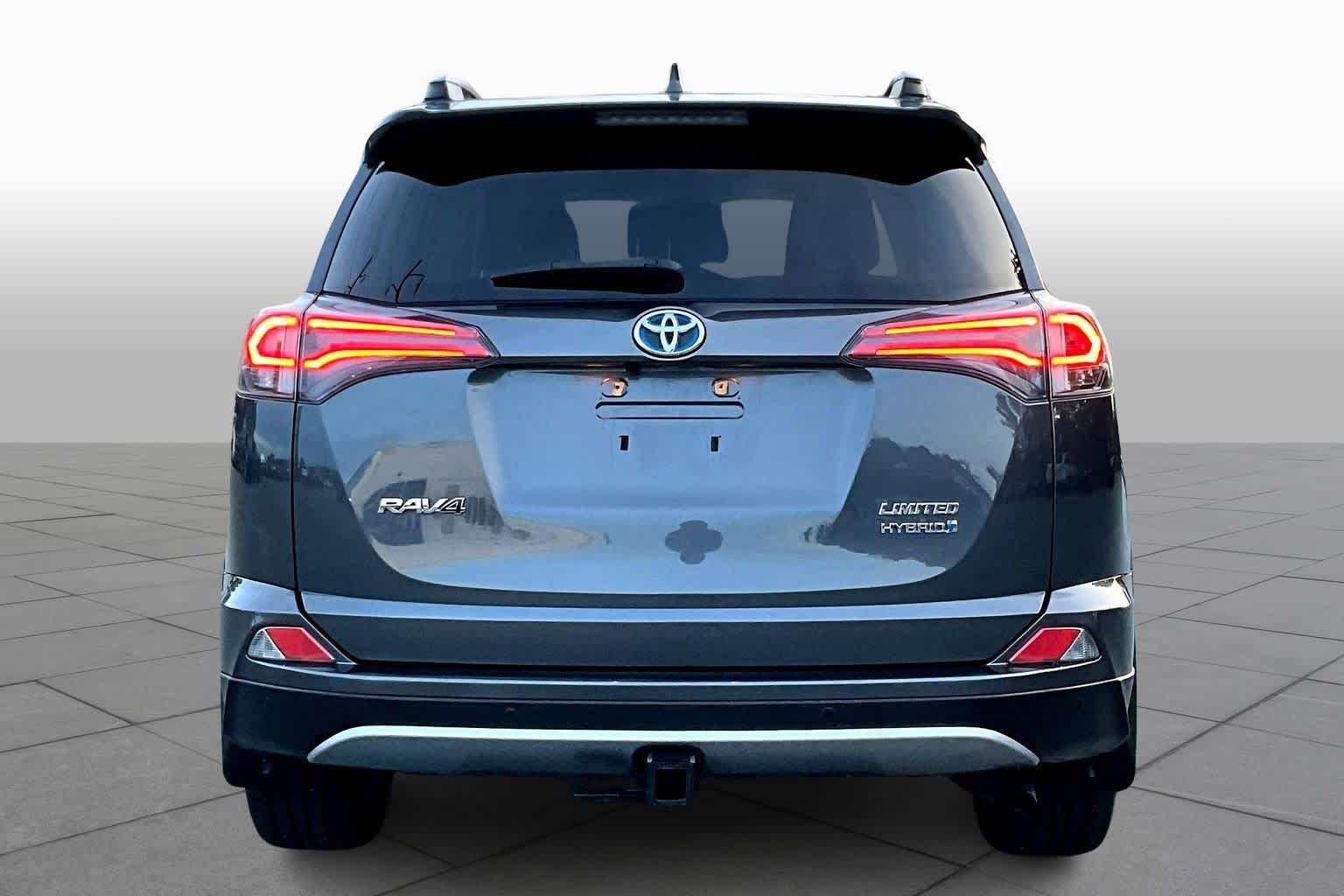 2017 Toyota RAV4 Hybrid Limited photo 4