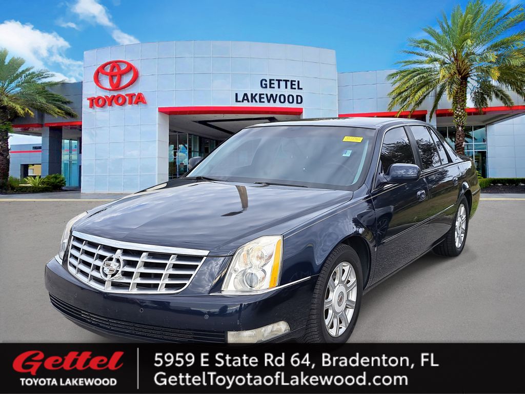 2009 Cadillac DTS 1SB's photo