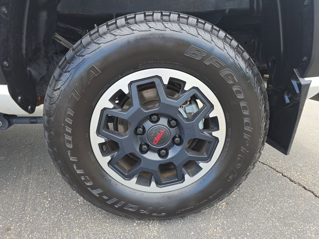 2024 Toyota Tacoma TRD Off-Road photo 28