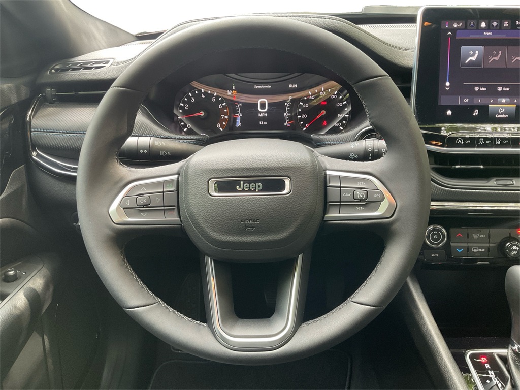 2025 Jeep Compass Latitude photo 17