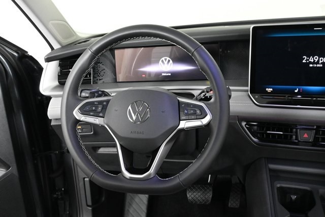 2025 Volkswagen Tiguan SE photo 6