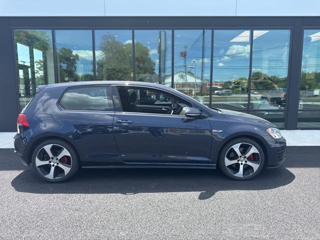 2016 Volkswagen Golf GTI S photo 2