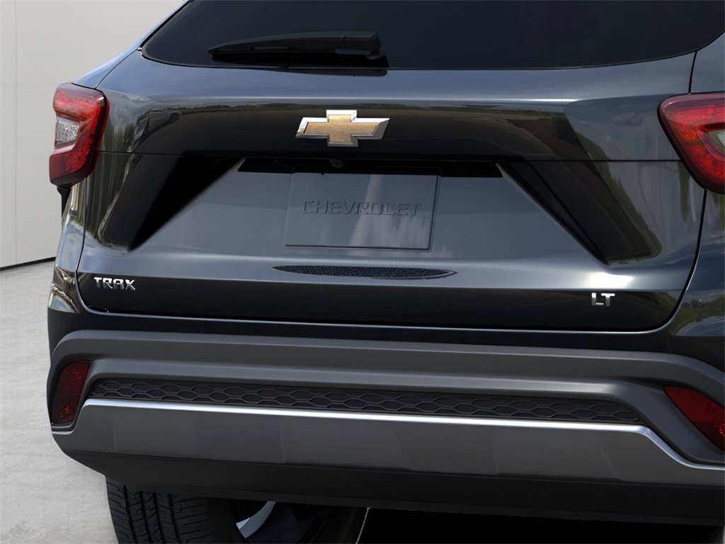 2025 Chevrolet Trax LT photo 6
