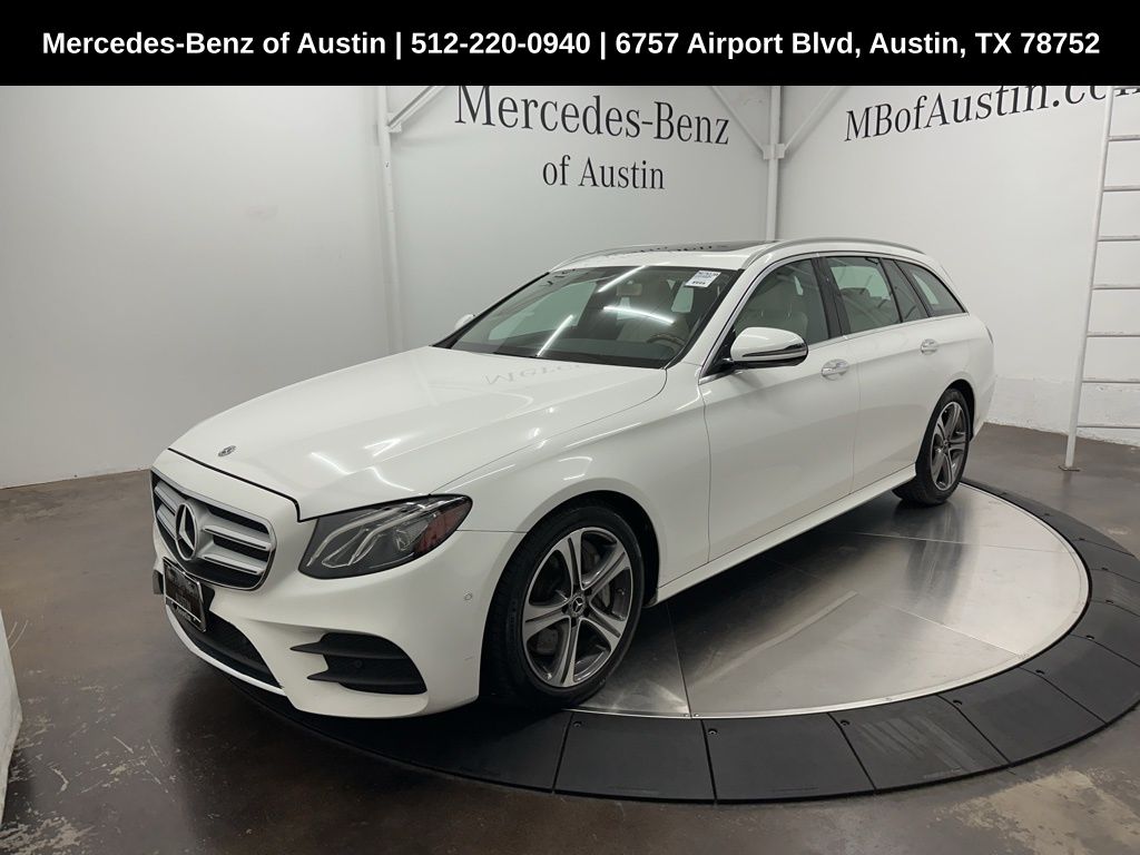 2018 Mercedes Benz E 400 4MATIC photo 3