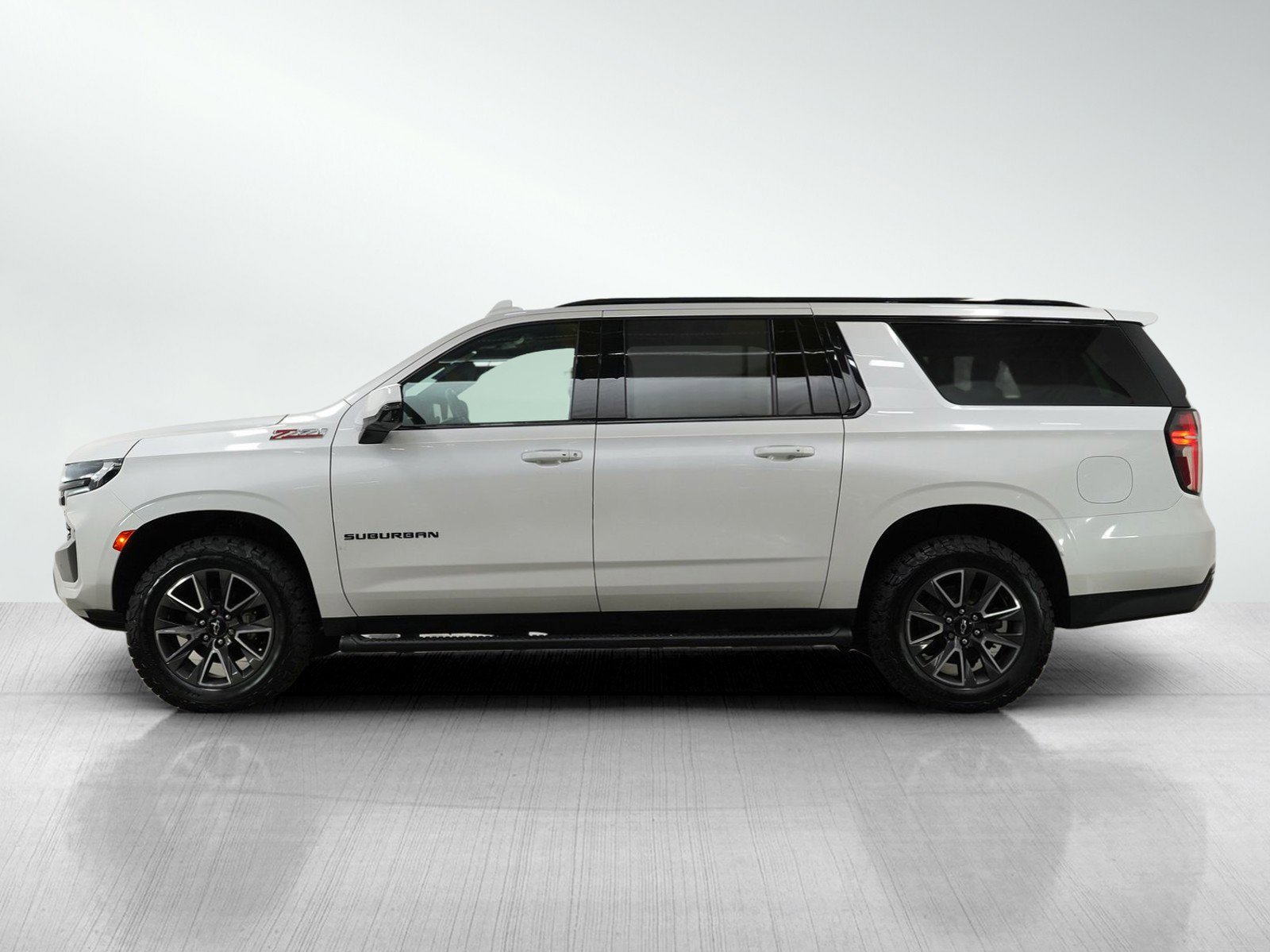 Used 2023 Chevrolet Suburban Z71 with VIN 1GNSKDKD8PR118711 for sale in White Bear Lake, Minnesota