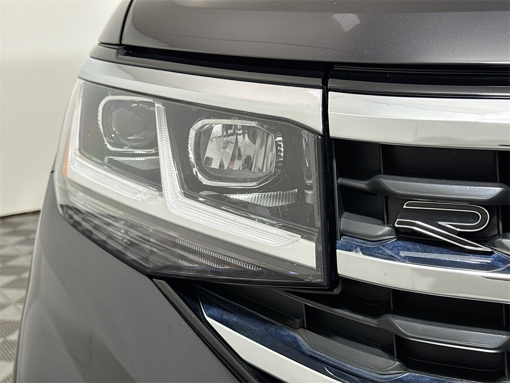 2022 Volkswagen Atlas Cross Sport V6 SEL R-Line photo 12