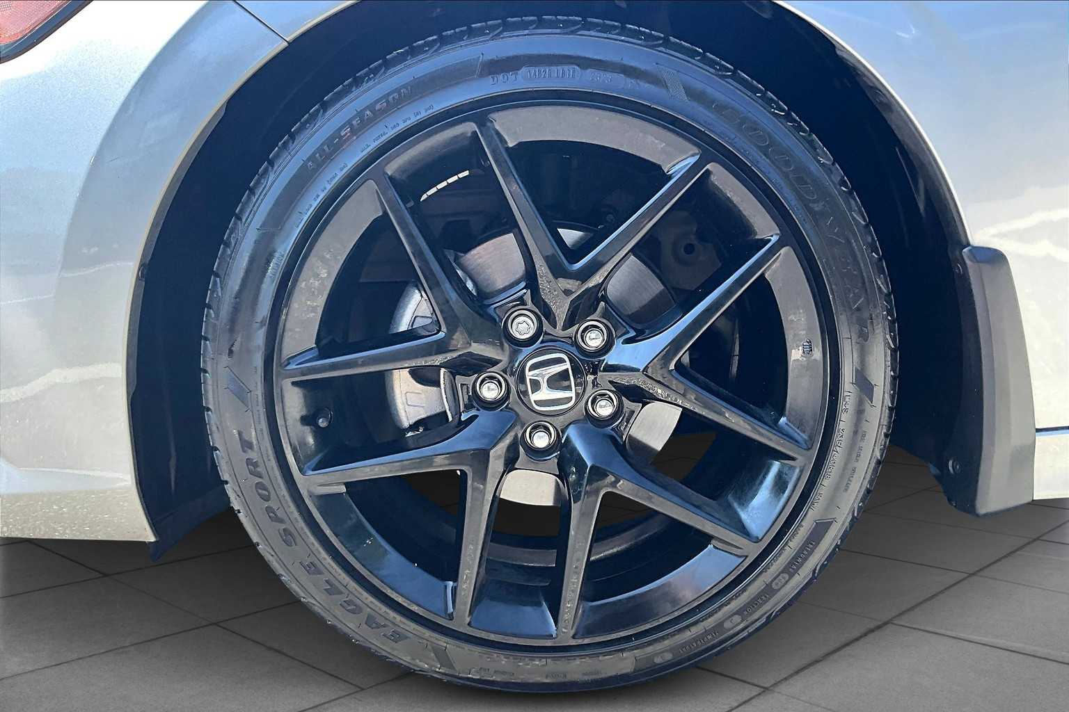 2023 Honda Civic Sport photo 4