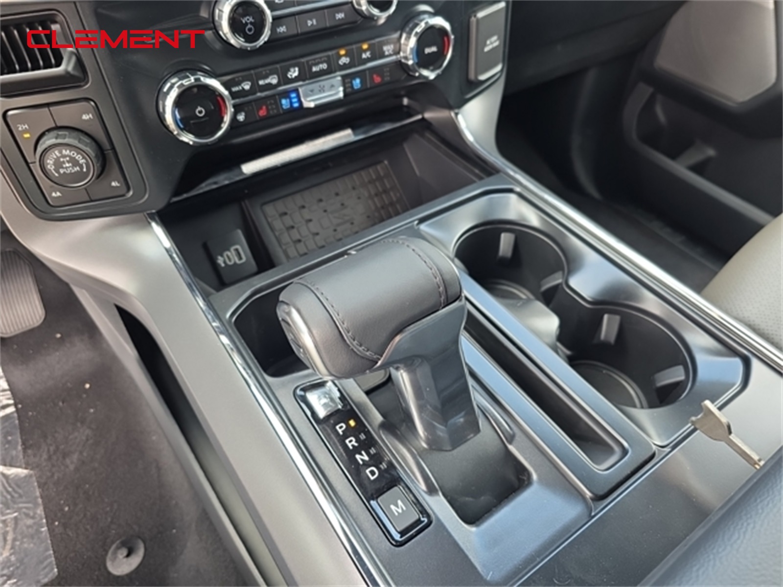 2025 Ford F-150 Lariat photo 19