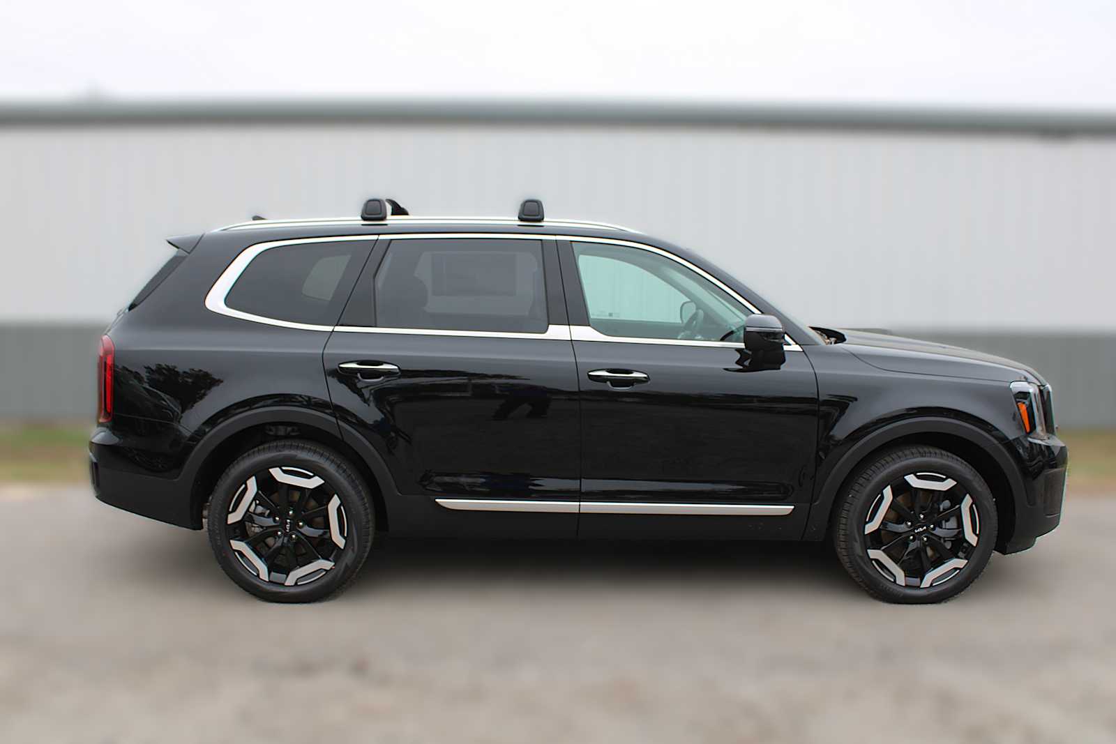 2025 Kia Telluride S photo 4