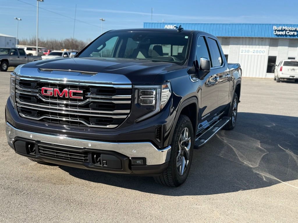 Used 2024 GMC Sierra 1500 SLT with VIN 3GTUUDE88RG127969 for sale in Little Rock