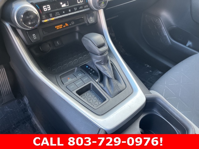 2021 Toyota RAV4 XLE photo 16