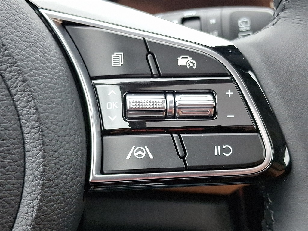 2025 Kia Seltos EX photo 18