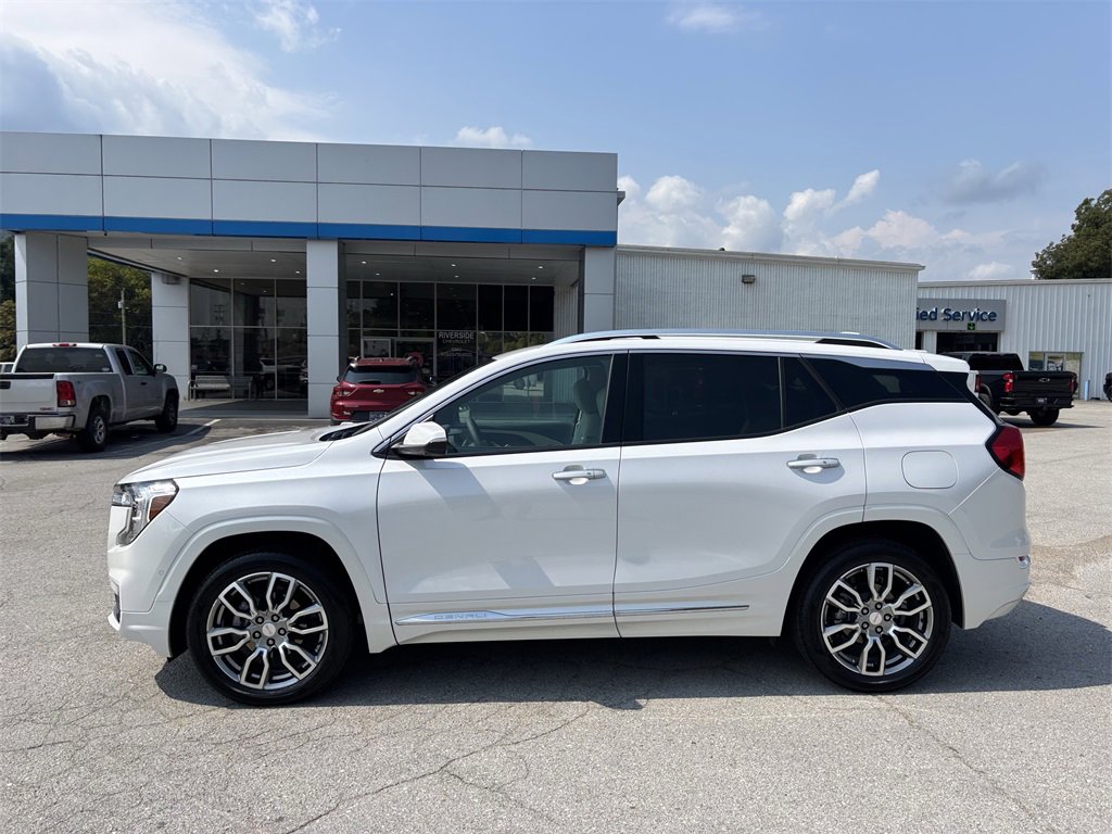 2024 Gmc Terrain Denali photo 2