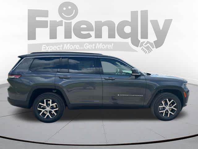 2025 Jeep Grand Cherokee Limited photo 3