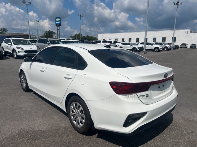 2021 Kia Forte FE photo 3