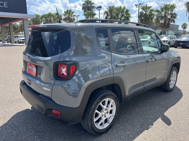 2022 Jeep Renegade Latitude photo 4