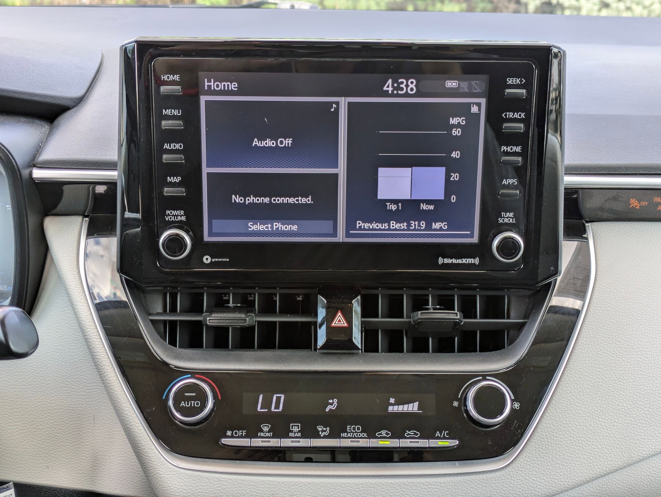 2022 Toyota Corolla LE photo 15